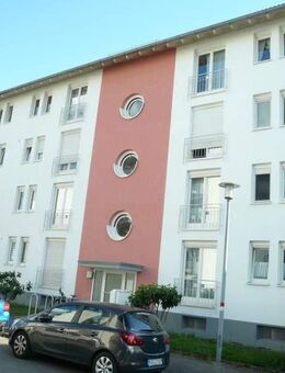 Sehr schöne 3-Zimmer-Wohnung mit Balkon und Garagenplatz in 76275 Ettlingen - Ettlingen