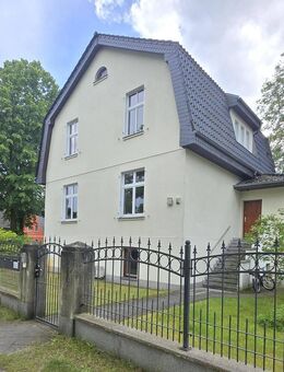 Historisches Mehrfamilienhaus mit solider Rendite in Top-Lage - Eichwalde