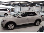 VW T-Roc, 1.0 TSI Style 17LM Travel, Jahr 2023 - Hannover