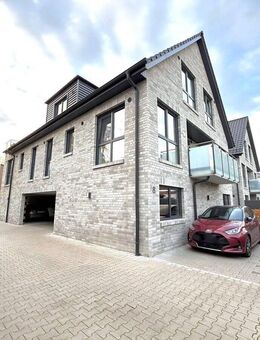 Zweitbezug: Moderne 2-Zimmer-Wohnung mit Balkon und Einbauküche - Oldenburg