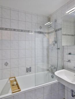 Lichtdurchflutete und unvermietete Wohnung mit 2 Balkonen - Waldenbuch