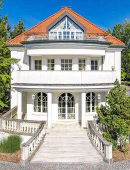 Klassisch-elegante Villa an begehrter Adresse - München