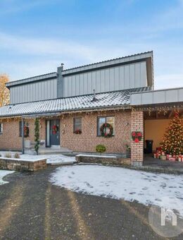 Gehobenes Wohnen: Einfamilienhaus mit 6 Stellplätzen und Photovoltaik - Todenbüttel