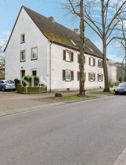 Familienglück oder Kapitalanlage: Großzügiges Zweifamilienhaus mit Charme in Marl - Marl (Nordrhein-Westfalen)