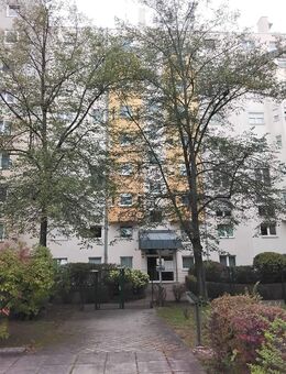 Top-Lage in Nürnberg: 4-Zimmer-Wohnung mit Balkon und toller Aussicht! - Nürnberg