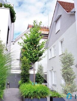 Stilvoll möbliertes Paar- oder Einzelzimmer in großzügiger 4er-WG im Herzen von Reutlingen! - Reutlingen