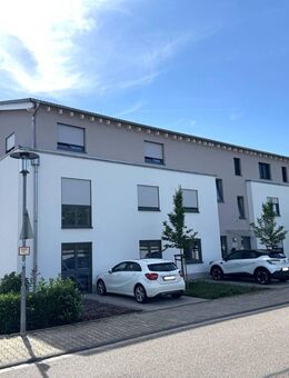 Moderne Eigentumswohnung mit Einbauküche, 2 Stellplätzen und Aufzug - Reilingen