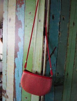 Umhänge Tasche in Rot und Gold geflochten - Weichs
