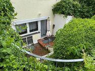 Helle 2 Zimmer Souterrain-Wohnung mit Westterrasse - Forstern