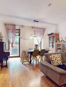 ++ Freiwerdende 4-Zimmer-Wohnung mit Balkon direkt am Lene-Voigt-Park ++ - Leipzig