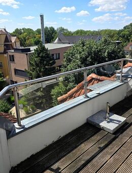 Charmante Altbauwohnung an der Peißnitzinsel mit Loggia und PKW Stellplatz - Halle (Saale)