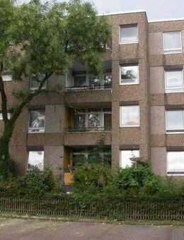 4 Zimmerwohnung mit Balkon-wird saniert! Einzug ab Dezember möglich - Düsseldorf