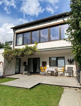 Exklusives Reihenendhaus mit Einfamilienhauscharakter in Leonberg bei Stuttgart - Leonberg (Baden-Württemberg)