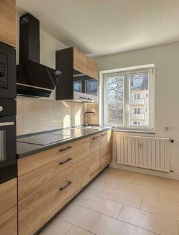 Unschlagbare 5% Rendite! Kernsanierte, top energieeffiziente 3 Zi. Wohnung mit Balkon, Bad & Küche - Neuburg (Donau)