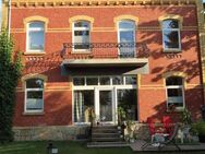 Eigennutzug oder Kapitalanlage - Interessantes Mehrgenerationenhaus in Zeulenroda mit Garten, Garagen und Carport zu verkaufen - Zeulenroda-Triebes