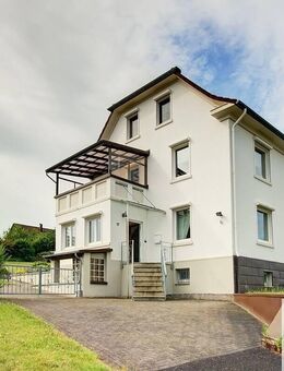 Solides und gepflegtes Wohnhaus mit Terrasse und großem Garten in zentraler Ortslage von Fluterschen - Fluterschen