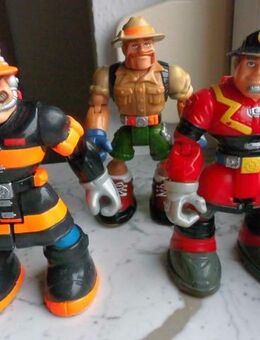 3 Figuren Mattel 2002 Feuerwehrmann Ranger 16 cm zus. 9,- - Flensburg