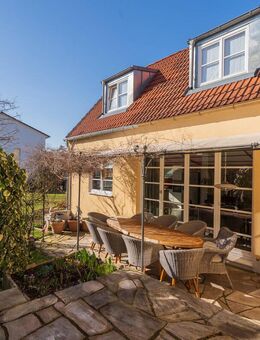 ***Heike Borchers Immobilien***Der Traum vom Haus***Exklusive Wohlfühl-Oase für die ganze Familie*** - Unterhaching