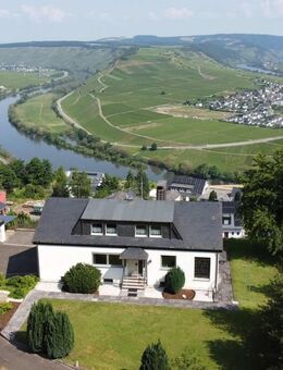Leiwen: Zweifamilienhaus in Traumlage und mit Panoramablick auf die Moselschleife - Leiwen