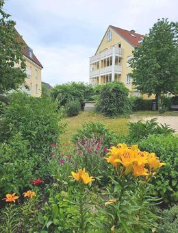 gut vermietet: 2-Raum-Wohnung im 1. Obergeschoß. Balkon. Tiefgaragen-Stellplatz (abschließbare Boxe) - Dresden