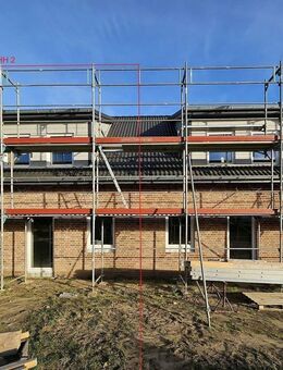 Giebel - frisch verkleidet! Doppelhaushälfte im Bau, KfW 40 - Oster-Ohrstedt