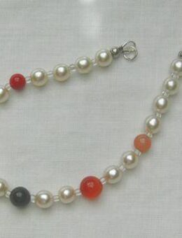 Armband mit einen kleinen Edelsteinmix - Stemmen