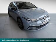 VW Golf, 1.5 l Life ACTIVE eTSI, Jahr 2022 - Bergkamen