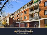 Bremen - Gröpelingen . Charmante 3-Zimmer-Dachgeschosswohnung mit Balkon - Bremen