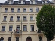 Dachgeschosswohnung - 3 Zimmer mit Wannenbad, Wohnküche und großzügiger Aufteilung, Einbauküche - Leipzig