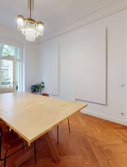 Stilvoll modernisiert: 3-Zimmer-Altbauwohnung mit Fischgrätparkett und Stuckdecke - Berlin