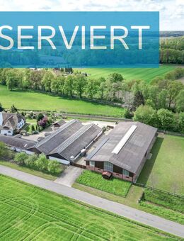 RESERVIERT - Exklusiv und zentral: Reetdachhaus mit privater Reitanlage - Nordhorn