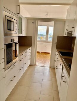 Frisch renovierte 4-Zimmer-Wohnung mit Südbalkon und Stellplatz im Hanseviertel! - Mölln (Schleswig-Holstein)