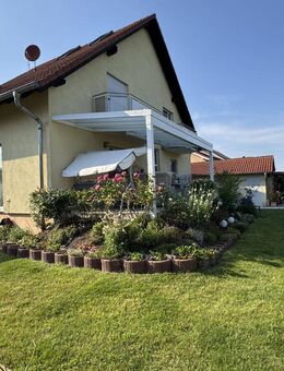 Hochwertige Doppelhaushälfte mit schönem Grundstück in bevorzugter Ortsrandlage - Hagenbach