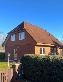 Idyllisches Einfamilienhaus mit großem sonnigen Grundstück und Weitblick - Feldberger Seenlandschaft