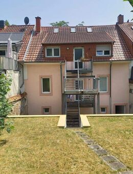 Top Zweifamilienhaus (2 Wohnungen mit 2 Eingängen) Terrasse, Balkone, großer Garten mit Gartenhaus und Garage mit Zugang zum Haus, in St. Ingbert-SÜD - Sankt Ingbert