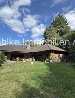 Freistehender Winkel-Bungalow mit Einliegerwohnung und Garagen in begehrter Lage von Wassenberg - Wassenberg