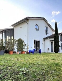 Extravagante, individuelle Architektenvilla mit separater ELW in exponierter Panoramawohnlage - Karlsruhe