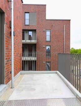 Stilvoll wohnen mit zwei Balkonen, moderner Einbauküche und Tiefgaragenstellplatz - Mannheim