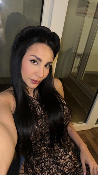 Naty – neu in der Stadt und bereit, dich zu begeistern!