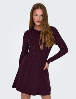 ONLY Strickkleid ONLFIA LS CABLE DRESS KNT tailliert und mit dezentem Zopfstrickmuster im Oberteil