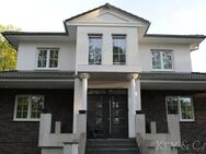 Exklusive 8-Raum-Villa mit großem Grundstück und gehobener Innenausstattung in Falkensee - Falkensee