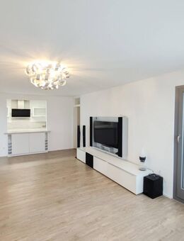Moderne 3,5-Zimmer Wohnung mit zwei Balkonen in Pforzheim-Huchenfeld - Pforzheim