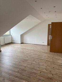 Moderne 2 Zimmerwohnung mit Stellplatz in ruhiger Wohnlage ! - Kitzingen