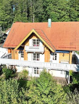 Hier ist Ihr Holzhaus mit dem besonderen Flair und einer Einliegerwohnung - Welzheim
