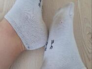 Verkaufe getragene Socken - Flußbach