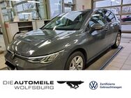 VW Golf, 1.5 TSI 8 VIII Life Multilenk, Jahr 2020 - Wolfsburg