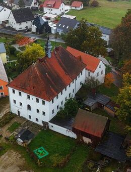 Wo kann Wohnen schöner sein? Gutshof im Herzen des Fichtelgebirges mit 4 Wohnungen und einer Gewerbeeinheit - Tröstau