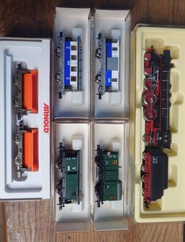 Spur N Eisenbahn Lokomotive und Waggons - Rheinau