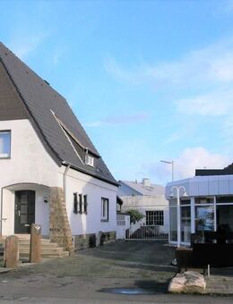 Einfamilienhaus mit Gartenanteil und Gewerbeeinheit - Kamen