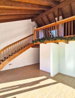 Helle Galerie-Wohnung - offene Räume und sonniger Balkon - Leonberg (Baden-Württemberg)